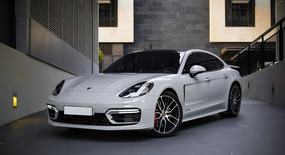 Porsche Panamera GTS 2023